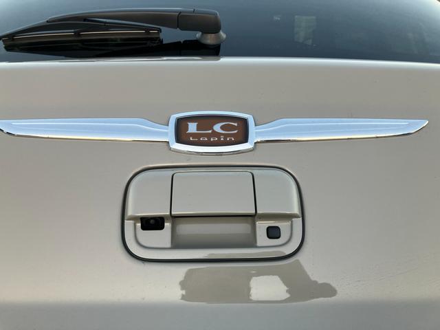 アルトラパンＬＣ ＬＣ　ＨＹＢＲＩＤ　Ｘ　６型　衝突被害軽減ブレーキ　ＬＥＤ　デュアルセンサーブレーキＩＩ｜ＨＹＢＲＩＤ｜ＬＣ専用フロントグリル｜アルミホイール｜本革巻きステアリングホイール｜３６０°プレミアムＵＶ＆ＩＲカットガラス｜照明付バニティミラー｜ナノイーＸ搭載｜（33枚目）