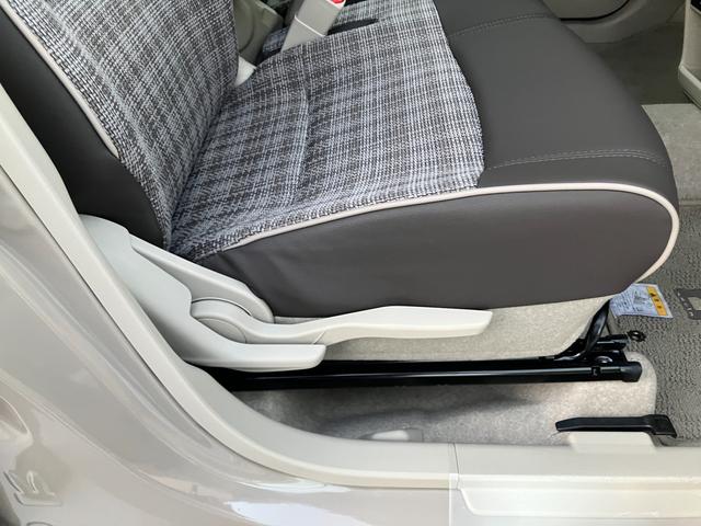 アルトラパンＬＣ ＬＣ　ＨＹＢＲＩＤ　Ｘ　６型　衝突被害軽減ブレーキ　ＬＥＤ　デュアルセンサーブレーキＩＩ｜ＨＹＢＲＩＤ｜ＬＣ専用フロントグリル｜アルミホイール｜本革巻きステアリングホイール｜３６０°プレミアムＵＶ＆ＩＲカットガラス｜照明付バニティミラー｜ナノイーＸ搭載｜（39枚目）