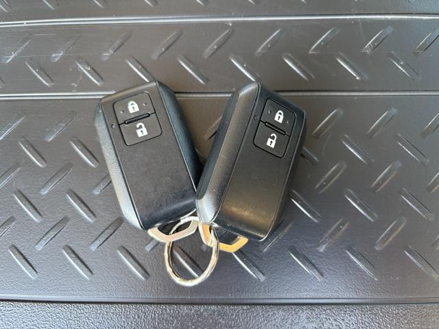 ジムニー ＸＣ　２型　４ＷＤ　ＡＴ　純正ナビ付　ＬＥＤヘッドランプ　デュアルセンサーブレーキ｜ヘッドランプウォッシャー｜クルーズコントロール｜本革巻きステアリングホイール｜１６インチアルミホイール｜オートエアコン｜シートヒーター｜ドライブレコーダー｜（49枚目）