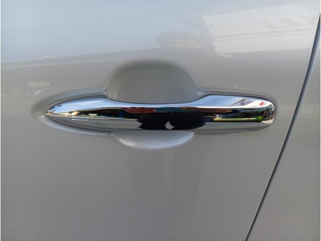 �G���W����������̂ɃL�[�������ɂ����Ԃł���Ή^�]�Ȃ̃X�C�b�`�����������ŃG���W���̎n���E��~�ł��܂��B