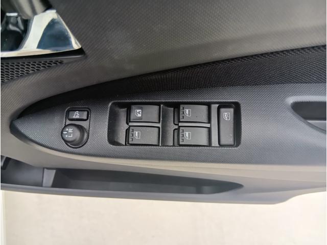 �^�]�Ȃɂ���{�^�������ŁA�~���[�̊J�A���ʂ̒������o���܂��I�������p���[�E�C���h���e�h�A�^�]�Ȃ���J�ł��܂��B�^�]�Ȃ͂`�t�s�n�t�ł��B