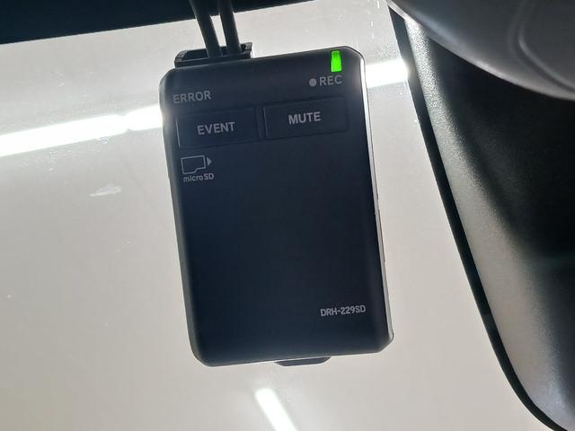 ヴェゼル ｅ：ＨＥＶＺ　ワンオーナー　純正ナビ　カメラ　ＥＴＣ　Ｄレコ（21枚目）