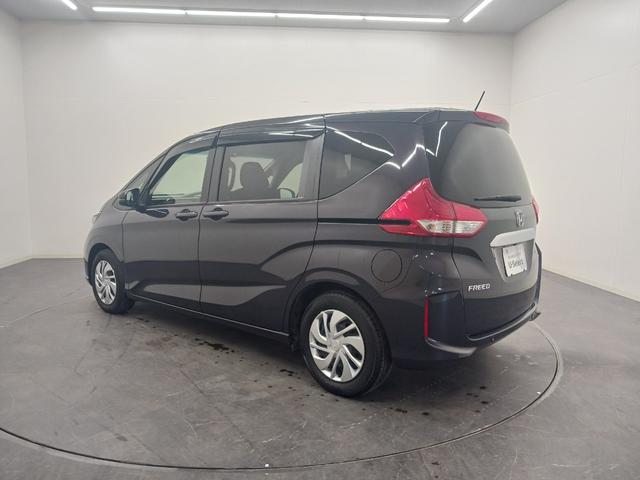 フリード Ｇ　ワンオーナー　純正ナビ　カメラ　ＥＴＣ　Ｄレコ（4枚目）