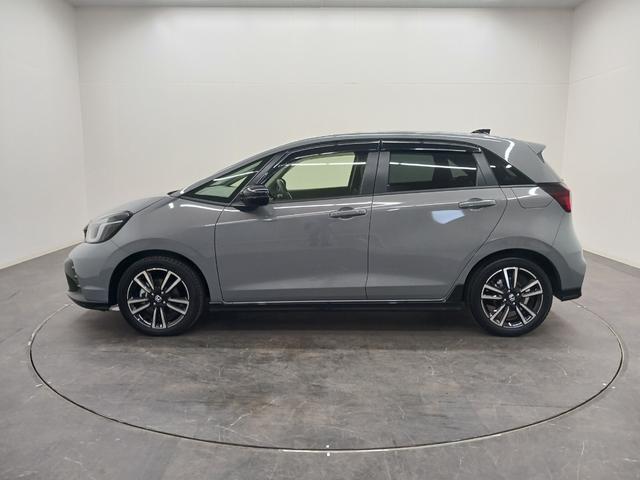 フィット ｅ：ＨＥＶＲＳ　ワンオーナー　純正ナビ　カメラ　ＥＴＣ　Ｄレコ（4枚目）