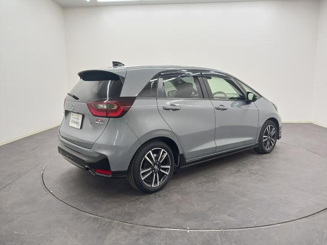 フィット ｅ：ＨＥＶＲＳ　ワンオーナー　純正ナビ　カメラ　ＥＴＣ　Ｄレコ（7枚目）