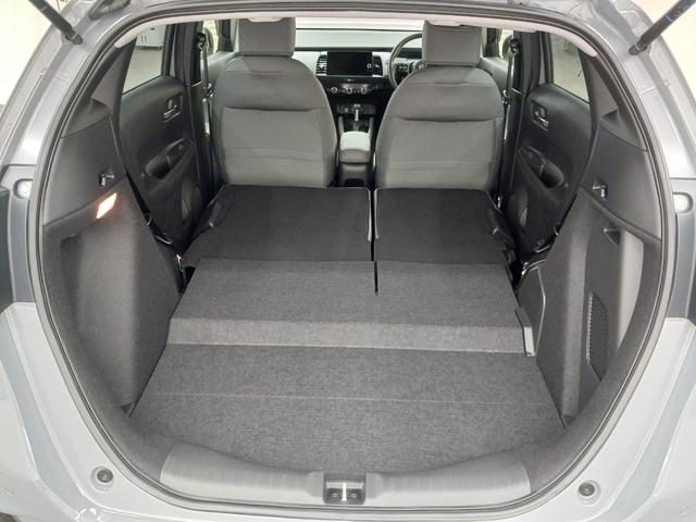 フィット ｅ：ＨＥＶＲＳ　ワンオーナー　純正ナビ　カメラ　ＥＴＣ　Ｄレコ（15枚目）