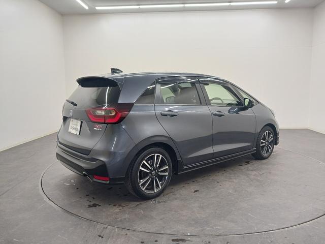 フィット ｅ：ＨＥＶＲＳ　ワンオーナー　純正ナビ　カメラ　ＥＴＣ　Ｄレコ（6枚目）