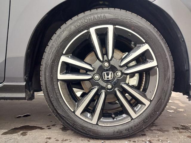 フィット ｅ：ＨＥＶＲＳ　ワンオーナー　純正ナビ　カメラ　ＥＴＣ　Ｄレコ（12枚目）