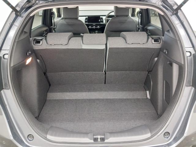 フィット ｅ：ＨＥＶＲＳ　ワンオーナー　純正ナビ　カメラ　ＥＴＣ　Ｄレコ（13枚目）