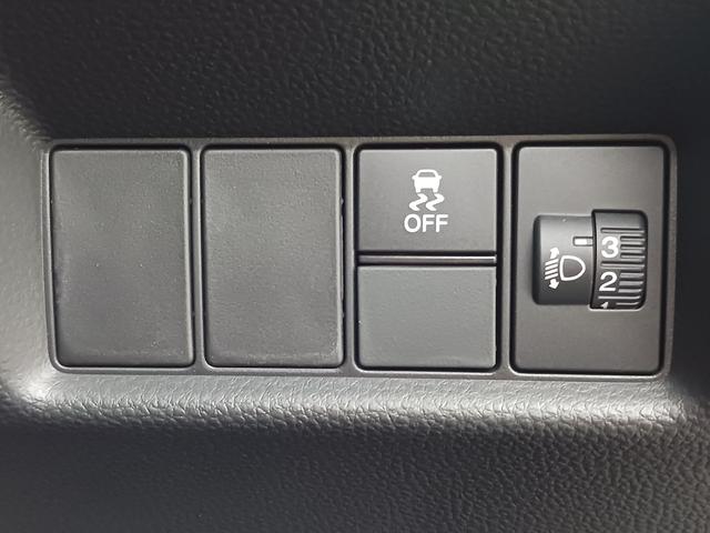 フィット ｅ：ＨＥＶＲＳ　ワンオーナー　純正ナビ　カメラ　ＥＴＣ　Ｄレコ（19枚目）