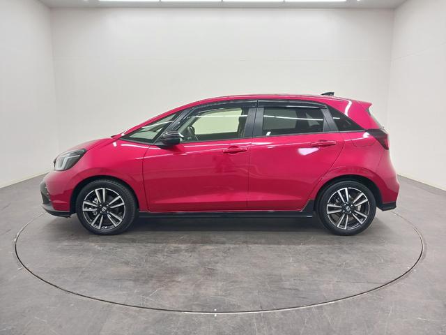 フィット ｅ：ＨＥＶＲＳ　ワンオーナー　純正ナビ　カメラ　ＥＴＣ　Ｄレコ（4枚目）