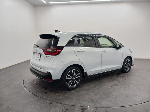 フィット ｅ：ＨＥＶＲＳ　ワンオーナー　純正ナビ　カメラ　ＥＴＣ　Ｄレコ（6枚目）