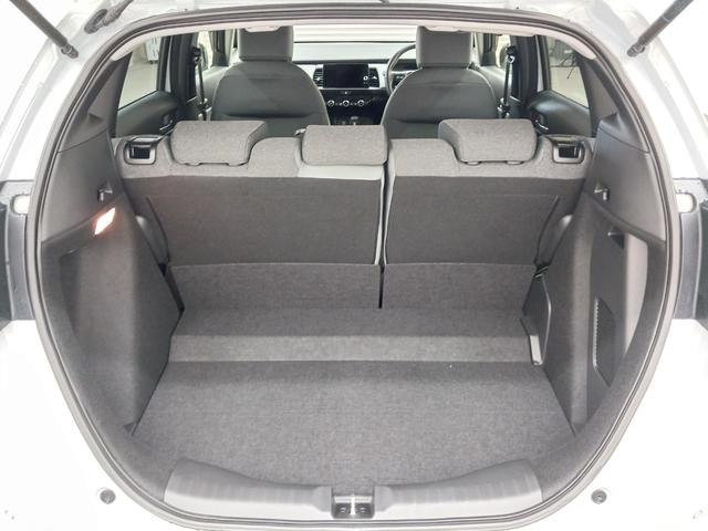 フィット ｅ：ＨＥＶＲＳ　ワンオーナー　純正ナビ　カメラ　ＥＴＣ　Ｄレコ（13枚目）