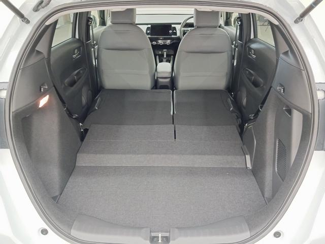 フィット ｅ：ＨＥＶＲＳ　ワンオーナー　純正ナビ　カメラ　ＥＴＣ　Ｄレコ（14枚目）