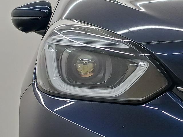 フィット ｅ：ＨＥＶホーム　ワンオーナー　純正ナビ　カメラ　ＥＴＣ　Ｄレコ（11枚目）