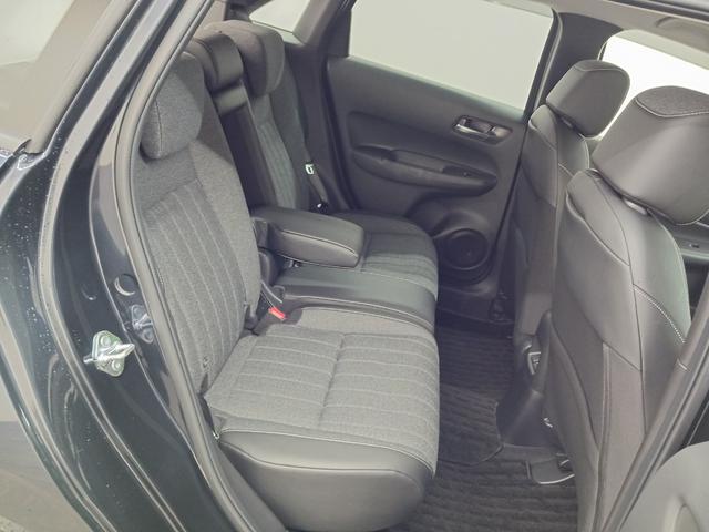 フィット ｅ：ＨＥＶホーム　ワンオーナー　純正ナビ　カメラ　ＥＴＣ　Ｄレコ（16枚目）