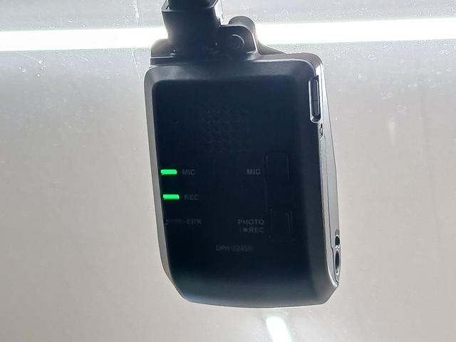 フィット ｅ：ＨＥＶホーム　ワンオーナー　純正ナビ　カメラ　ＥＴＣ　Ｄレコ（21枚目）