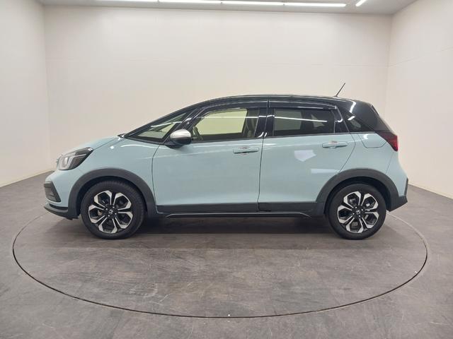 フィット ｅ：ＨＥＶクロスター　ワンオーナー　純正ナビ　カメラ　ＥＴＣ　Ｄレコ（3枚目）