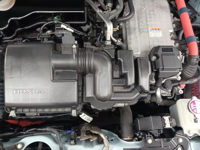 フィット ｅ：ＨＥＶクロスター　ワンオーナー　純正ナビ　カメラ　ＥＴＣ　Ｄレコ（9枚目）