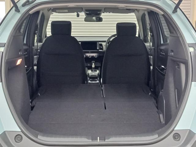 フィット ｅ：ＨＥＶクロスター　ワンオーナー　純正ナビ　カメラ　ＥＴＣ　Ｄレコ（14枚目）