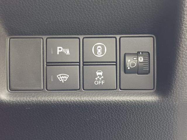 フィット ｅ：ＨＥＶクロスター　ワンオーナー　純正ナビ　カメラ　ＥＴＣ　Ｄレコ（19枚目）