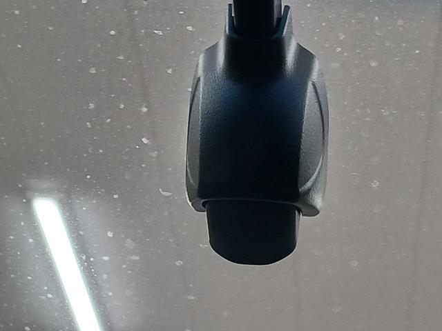 フィット ｅ：ＨＥＶクロスター　ワンオーナー　純正ナビ　カメラ　ＥＴＣ　Ｄレコ（22枚目）