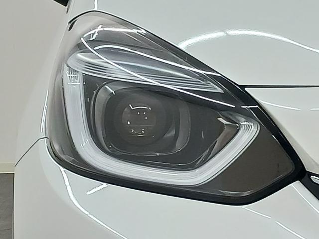 フィット ｅ：ＨＥＶホーム　ワンオーナー　純正ナビ　カメラ　ＥＴＣ　Ｄレコ（11枚目）