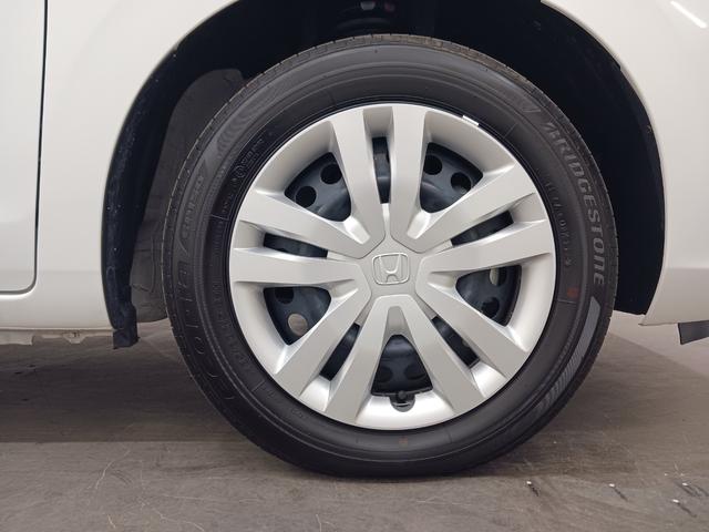 フィット ｅ：ＨＥＶホーム　ワンオーナー　純正ナビ　カメラ　ＥＴＣ　Ｄレコ（12枚目）