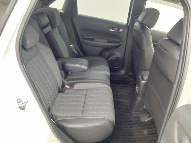 フィット ｅ：ＨＥＶホーム　ワンオーナー　純正ナビ　カメラ　ＥＴＣ　Ｄレコ（16枚目）