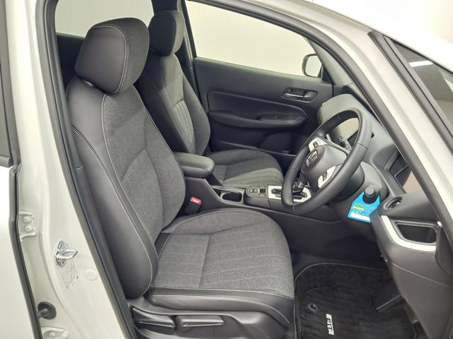 フィット ｅ：ＨＥＶホーム　ワンオーナー　純正ナビ　カメラ　ＥＴＣ　Ｄレコ（18枚目）