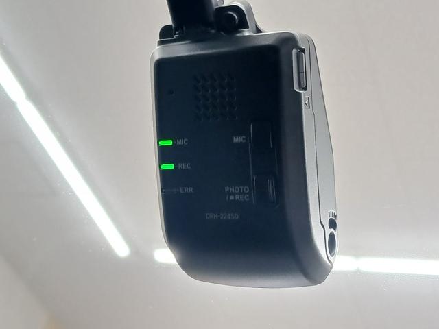 フィット ｅ：ＨＥＶホーム　ワンオーナー　純正ナビ　カメラ　ＥＴＣ　Ｄレコ（21枚目）