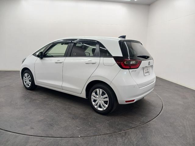 フィット ｅ：ＨＥＶホーム　ワンオーナー　純正ナビ　カメラ　ＥＴＣ　Ｄレコ（4枚目）