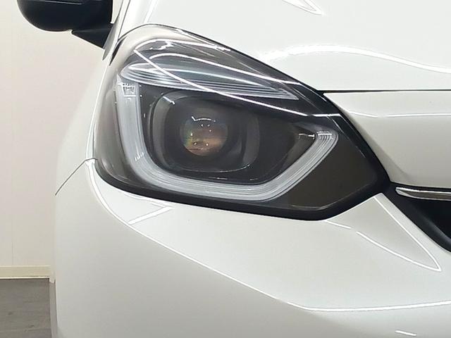 フィット ｅ：ＨＥＶホーム　ワンオーナー　純正ナビ　カメラ　ＥＴＣ　Ｄレコ（11枚目）