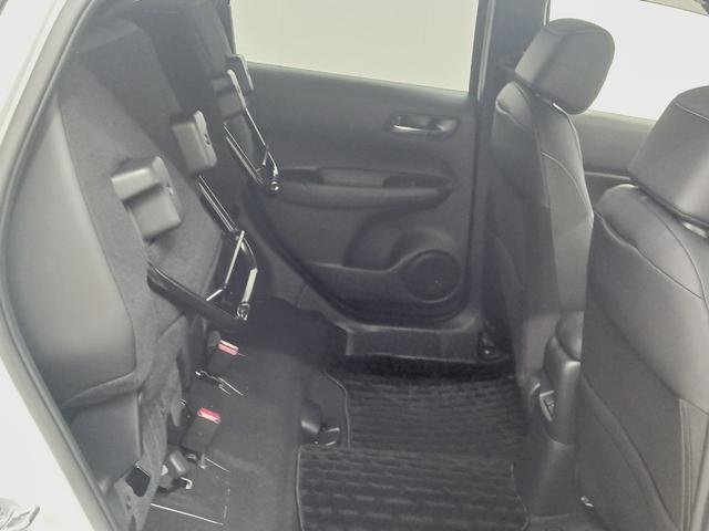 フィット ｅ：ＨＥＶホーム　ワンオーナー　純正ナビ　カメラ　ＥＴＣ　Ｄレコ（15枚目）