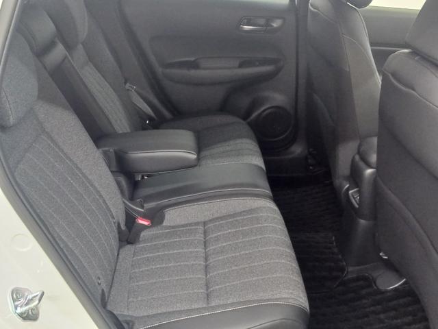 フィット ｅ：ＨＥＶホーム　ワンオーナー　純正ナビ　カメラ　ＥＴＣ　Ｄレコ（16枚目）