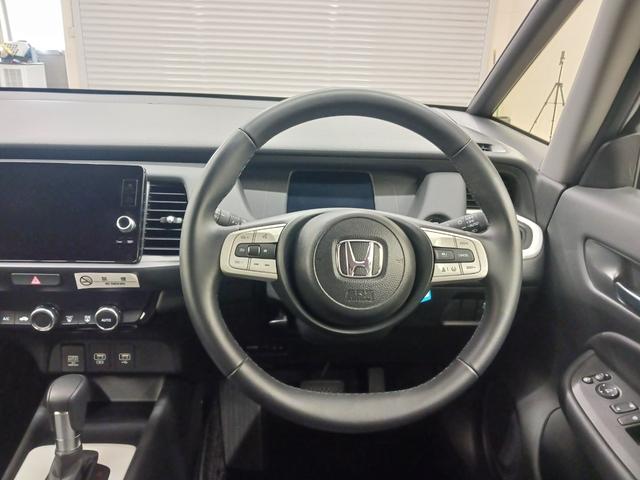 フィット ｅ：ＨＥＶホーム　ワンオーナー　純正ナビ　カメラ　ＥＴＣ　Ｄレコ（17枚目）