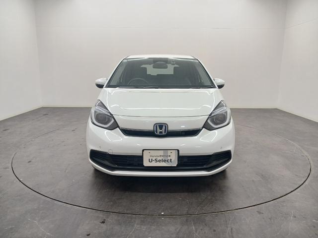 フィット ｅ：ＨＥＶホーム　ワンオーナー　純正ナビ　カメラ　ＥＴＣ　Ｄレコ（2枚目）