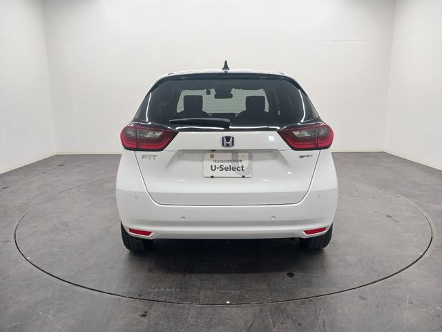 フィット ｅ：ＨＥＶホーム　ワンオーナー　純正ナビ　カメラ　ＥＴＣ　Ｄレコ（5枚目）