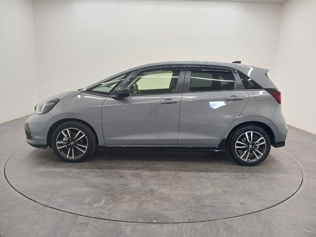 フィット ＲＳ　ワンオーナー　純正ナビ　カメラ　ＥＴＣ　Ｄレコ（3枚目）