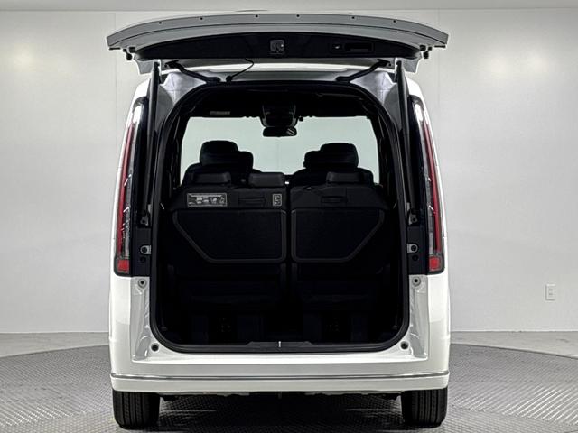 ステップワゴン ｅ：ＨＥＶスパーダプレミアムライン　ワンオーナー　純正ナビ　カメラ　ＥＴＣ（13枚目）