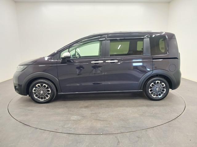 フリード クロスター　ワンオーナー　純正ナビ　カメラ　ＥＴＣ　Ｄレコ（3枚目）