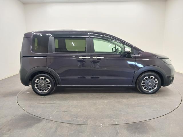 フリード クロスター　ワンオーナー　純正ナビ　カメラ　ＥＴＣ　Ｄレコ（7枚目）