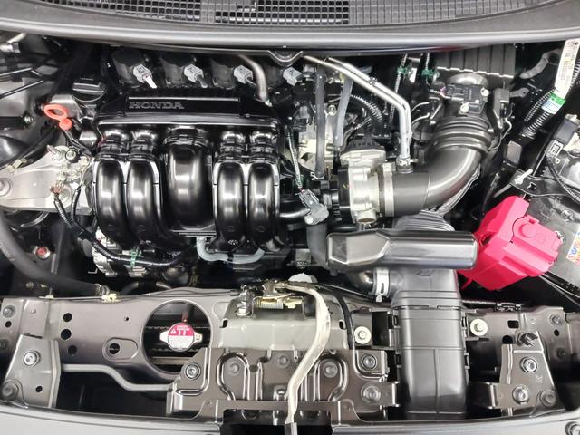 フリード クロスター　ワンオーナー　純正ナビ　カメラ　ＥＴＣ　Ｄレコ（9枚目）