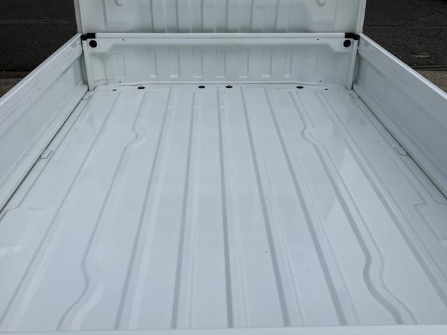 キャリイトラック ＫＣエアコン・パワステ　５速ミッション　ＭＴ車　運転席エアバック　４ＷＤ（9枚目）