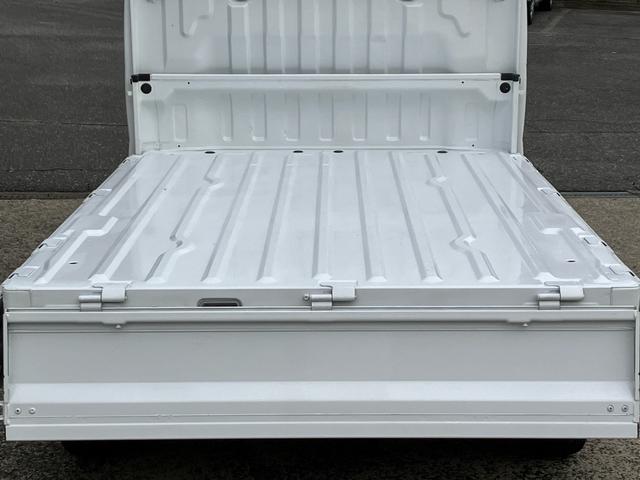 キャリイトラック ＫＣエアコン・パワステ　５速ミッション　ＭＴ車　運転席エアバック　４ＷＤ（12枚目）