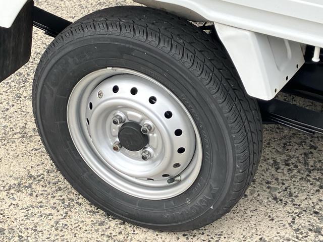 キャリイトラック ＫＣエアコン・パワステ　５速ミッション　ＭＴ車　運転席エアバック　４ＷＤ（18枚目）