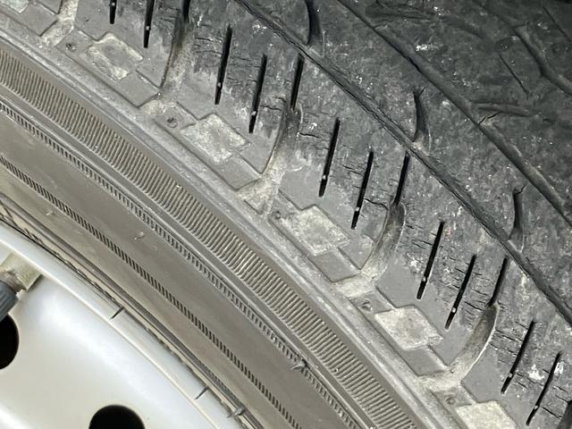 キャリイトラック ＫＣエアコン・パワステ　５速ミッション　ＭＴ車　運転席エアバック　４ＷＤ（23枚目）