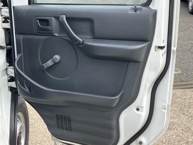 キャリイトラック ＫＣエアコン・パワステ　５速ミッション　ＭＴ車　運転席エアバック　４ＷＤ（30枚目）