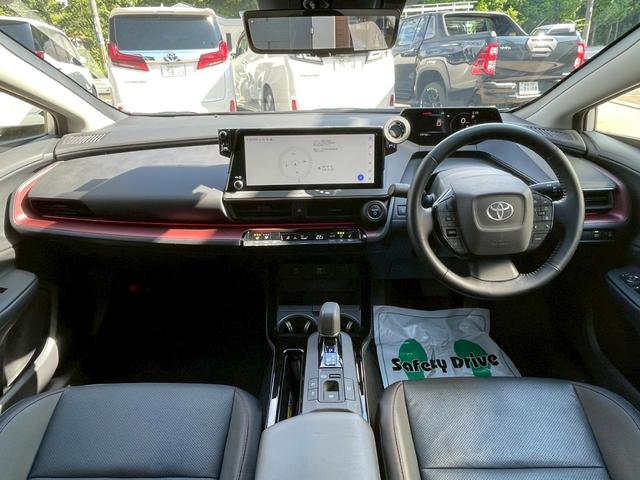 プリウス Ｚ　ワンオーナー　全方位カメラ　デジタルインナーミラー　シートエアコン　１２．３インチディスプレイオーディオ　パワーバックドア（8枚目）
