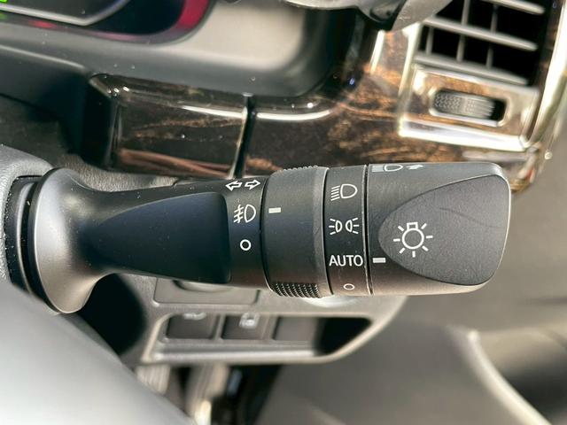 ハイエースワゴン ＧＬ　ＦＬＥＸベットキット　カロッツェリアナビ　サブモニター　後席モニター　Ｆスポイラー　パワースライドドア　オーバーフェンダー　ＹＯＫＯＨＡＭＡタイヤ　ＴＶ視聴可　バックカメラ　ドラレコ　ＥＴＣ（14枚目）
